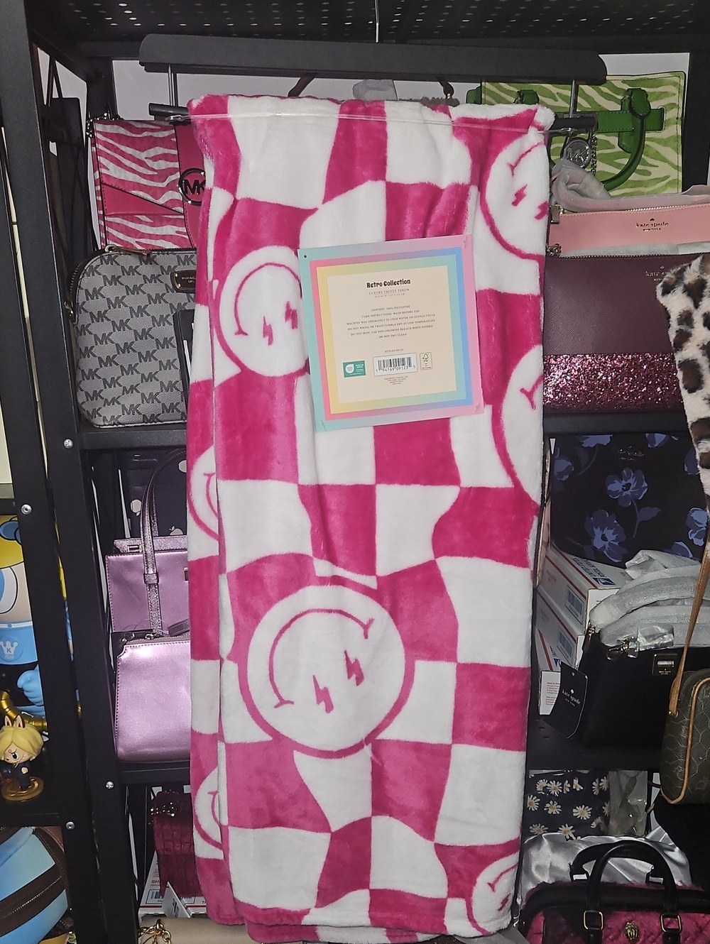 Plush Checkerboard Smile Throw Blanket — Pink and White